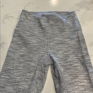 Wunder Under 7/8th length size 4